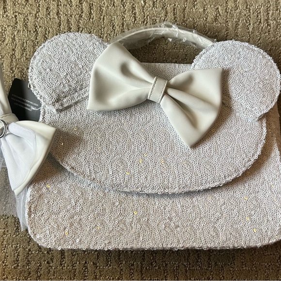 Loungefly White Sequin Kids Bag with Bow - Picture 1 of 4